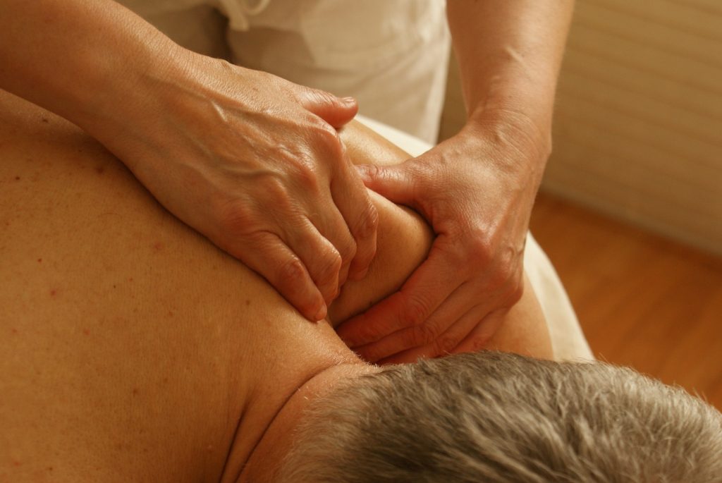 Ein Massagesessel zum Feierabend verspricht Gesundheit und Erholung auf blog-baron.de